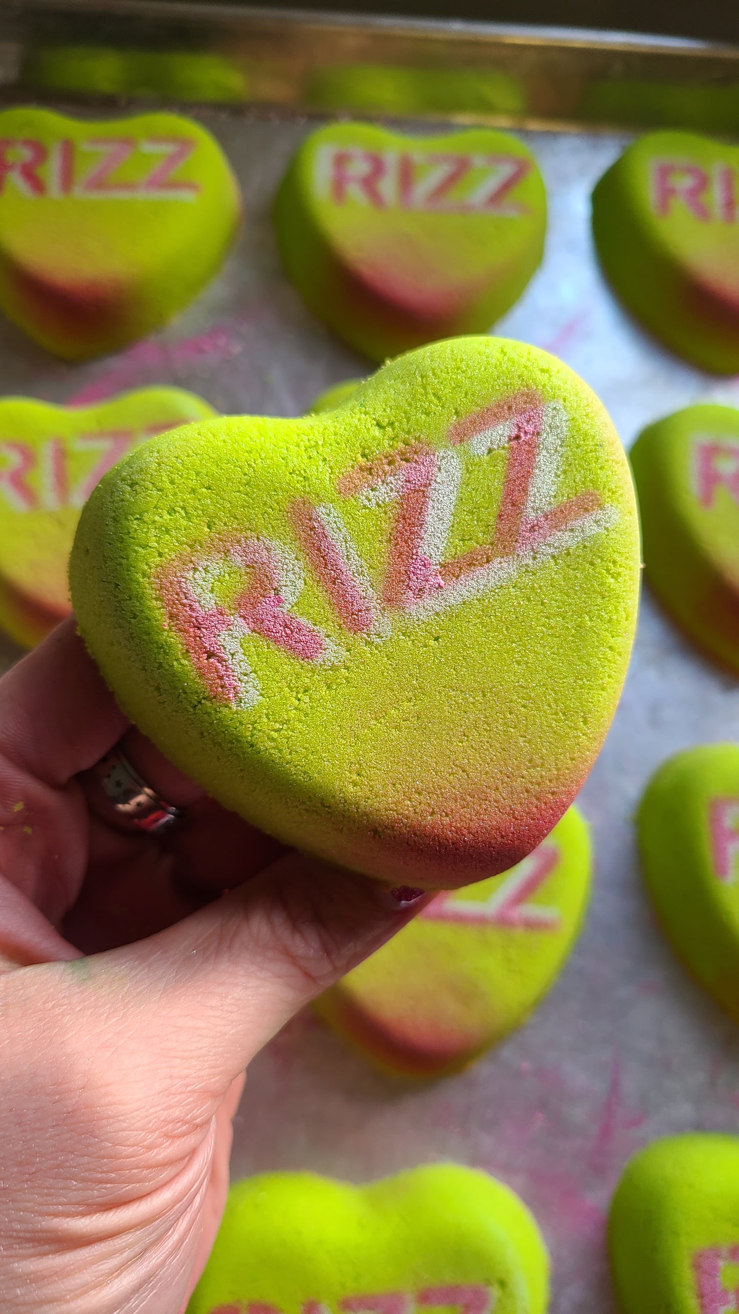 Rizz Heart bath bomb